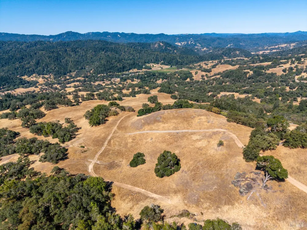 24051 Fig Tree Lane Yorkville, CA 95494