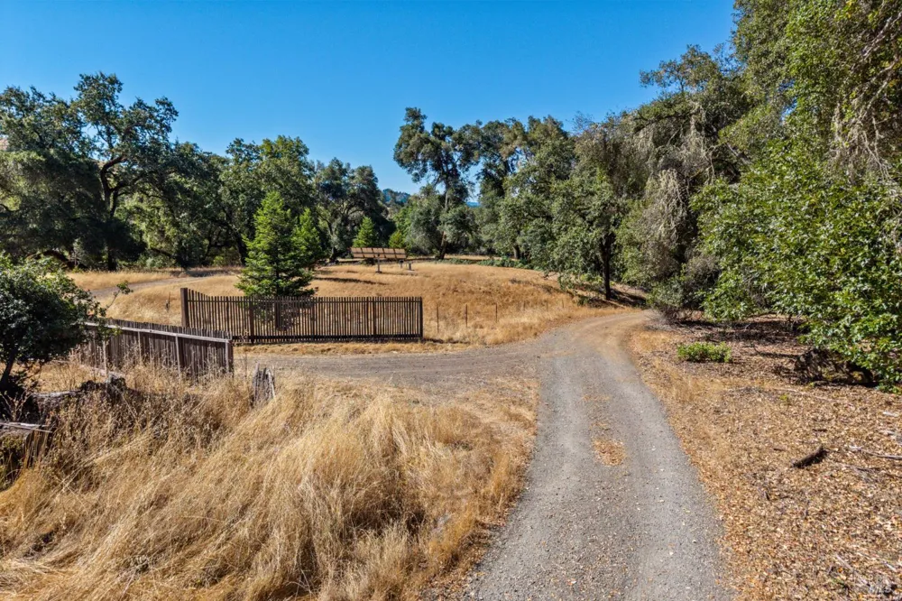 24051 Fig Tree Lane Yorkville, CA 95494