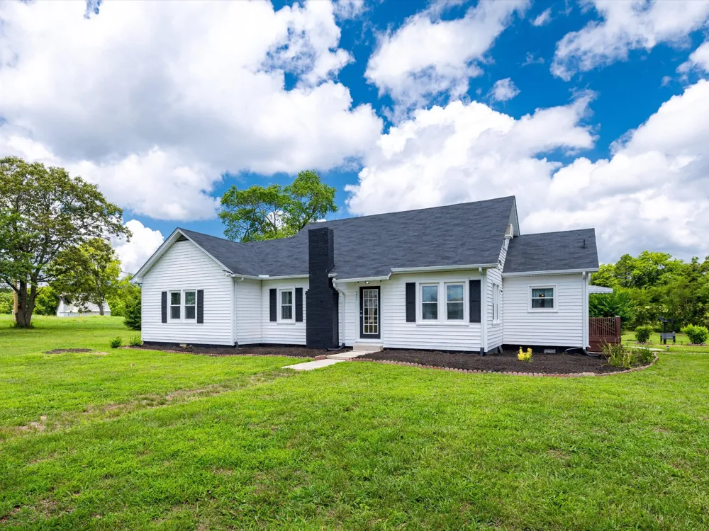 5011A Lascassas Pike Lascassas, TN 37085