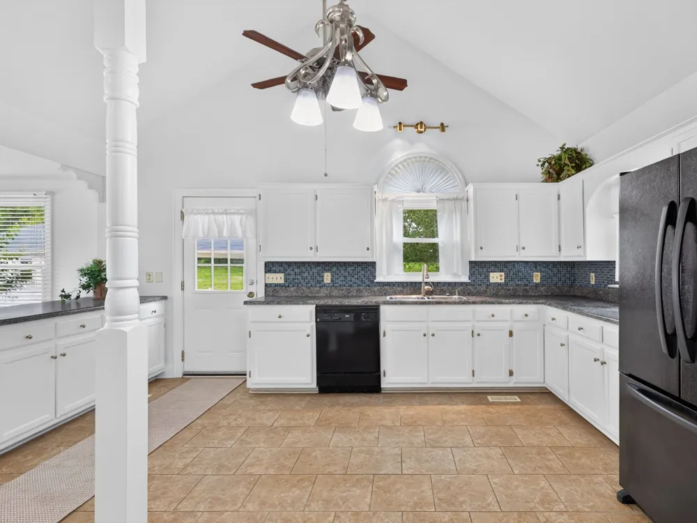 5011A Lascassas Pike Lascassas, TN 37085