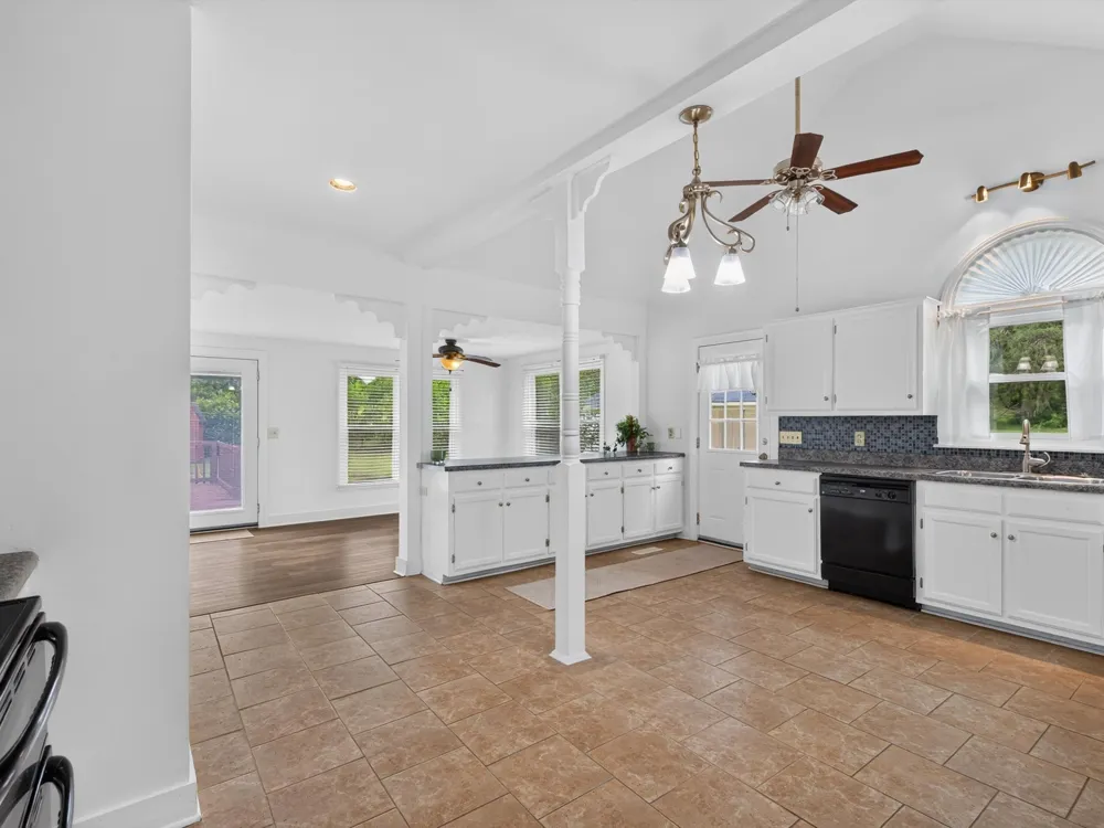5011A Lascassas Pike Lascassas, TN 37085