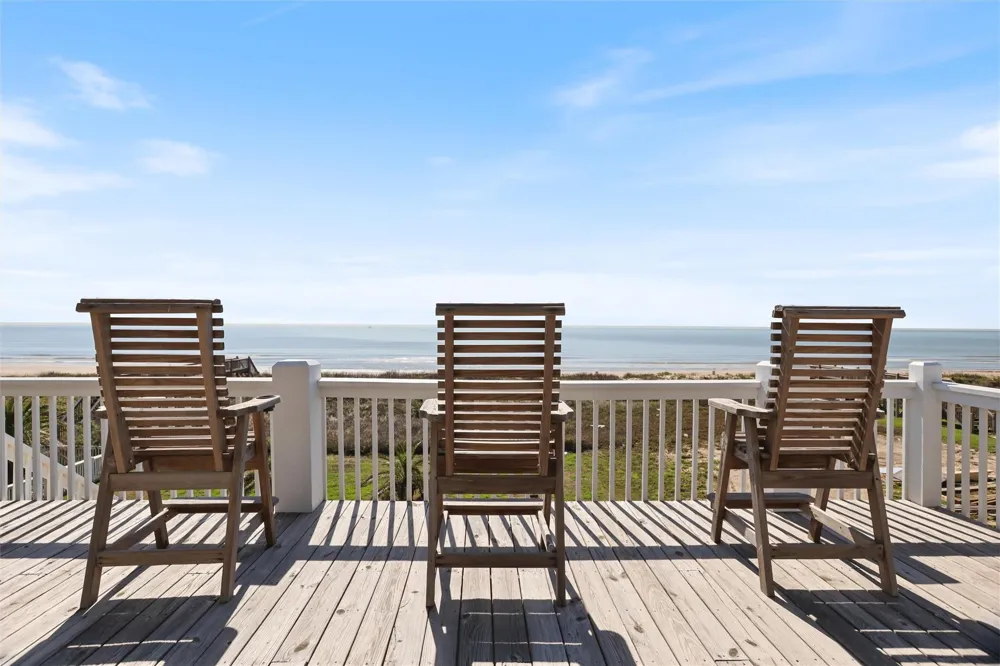 3026 Copacabana Drive Crystal Beach, TX 77650