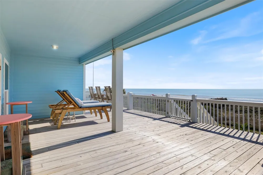 3026 Copacabana Drive Crystal Beach, TX 77650