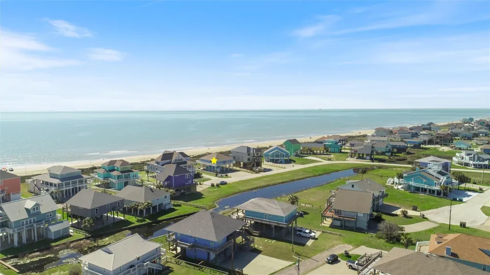 3026 Copacabana Drive Crystal Beach, TX 77650