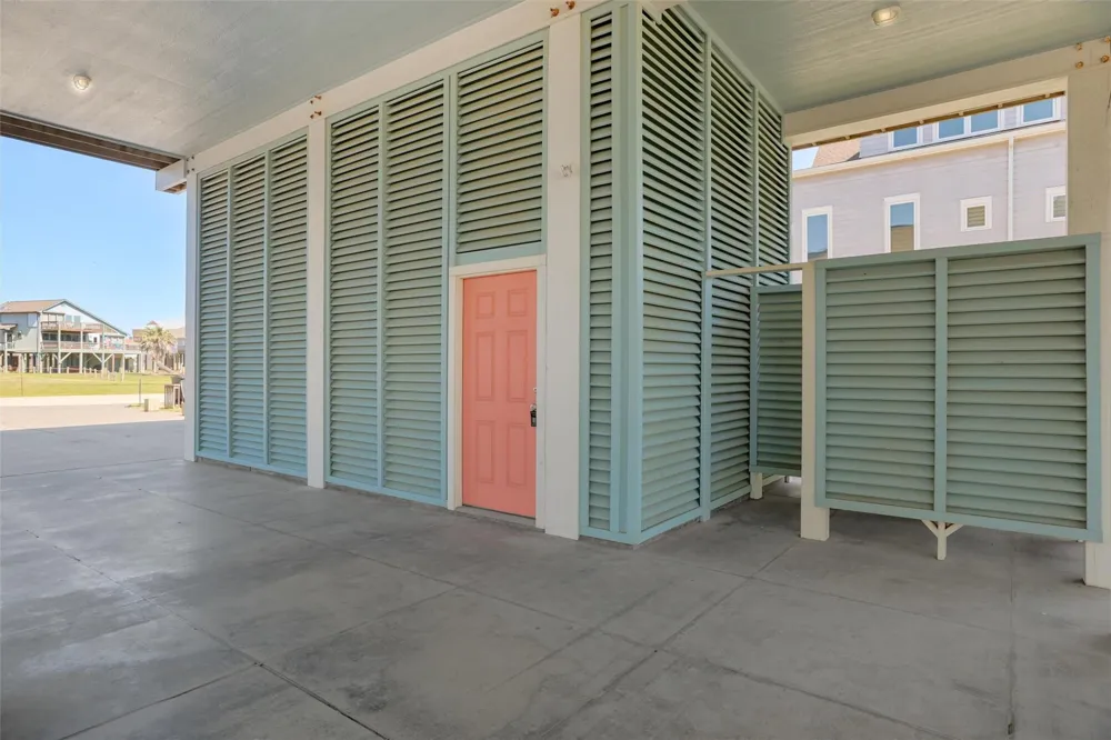 3026 Copacabana Drive Crystal Beach, TX 77650