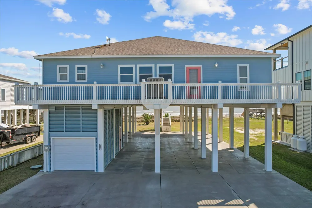 3026 Copacabana Drive Crystal Beach, TX 77650