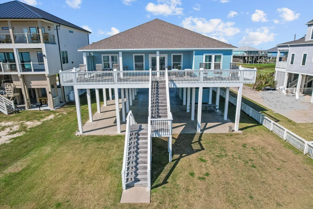 3026 Copacabana Drive Crystal Beach, TX 77650
