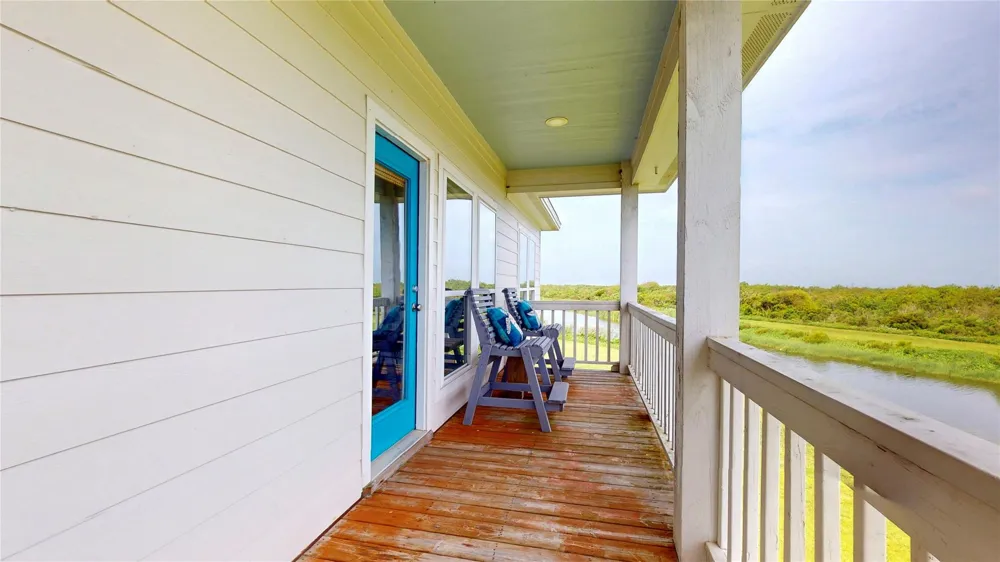 708 Cameron Circle Crystal Beach, TX 77650