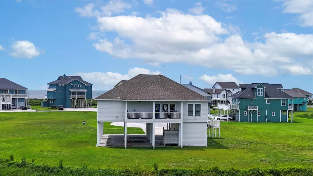 708 Cameron Circle Crystal Beach, TX 77650