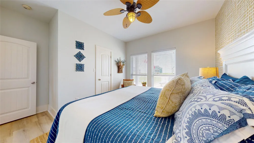 708 Cameron Circle Crystal Beach, TX 77650