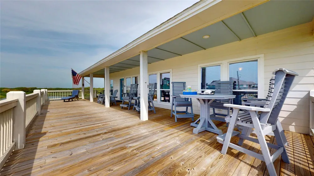 708 Cameron Circle Crystal Beach, TX 77650