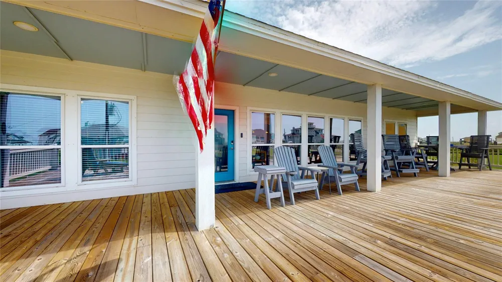 708 Cameron Circle Crystal Beach, TX 77650