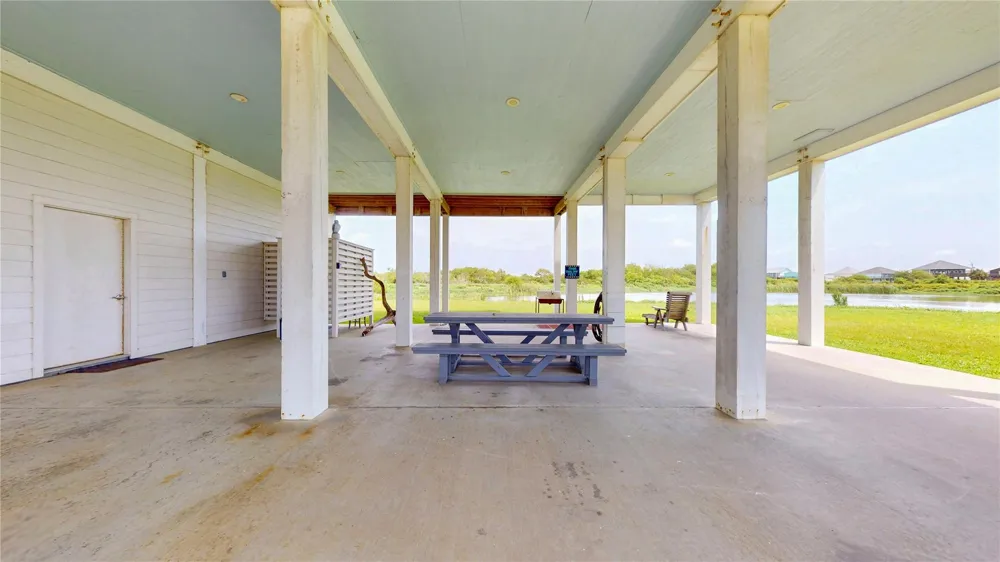 708 Cameron Circle Crystal Beach, TX 77650