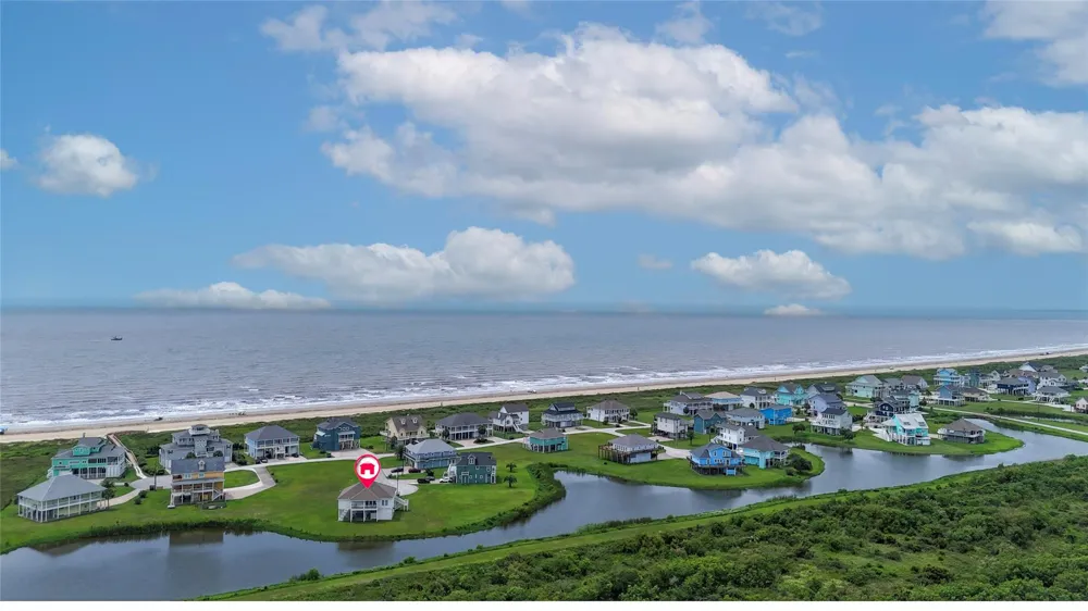 708 Cameron Circle Crystal Beach, TX 77650