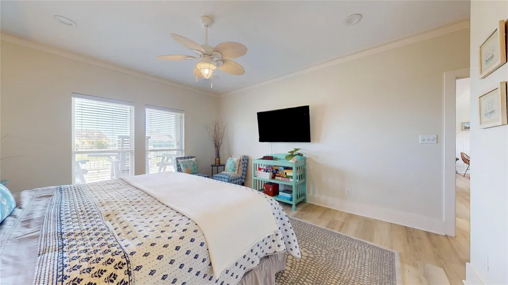 708 Cameron Circle Crystal Beach, TX 77650