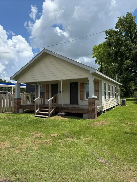 108 W Dallas Street