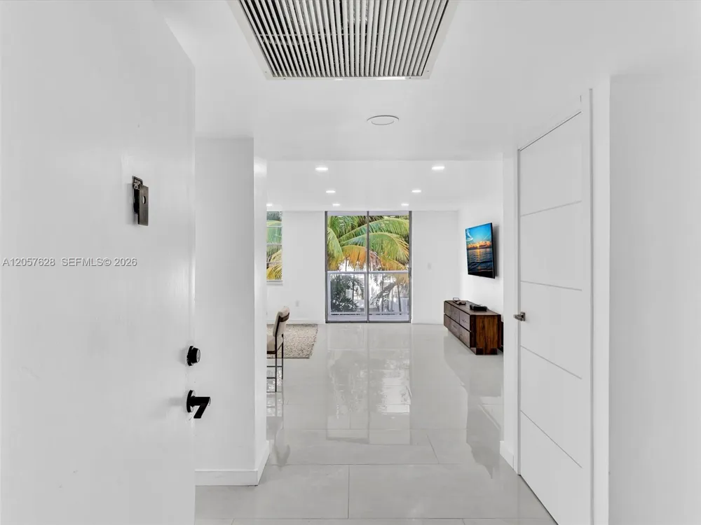 10000 W Bay Harbor Dr #201 Bay Harbor Islands, FL 33154