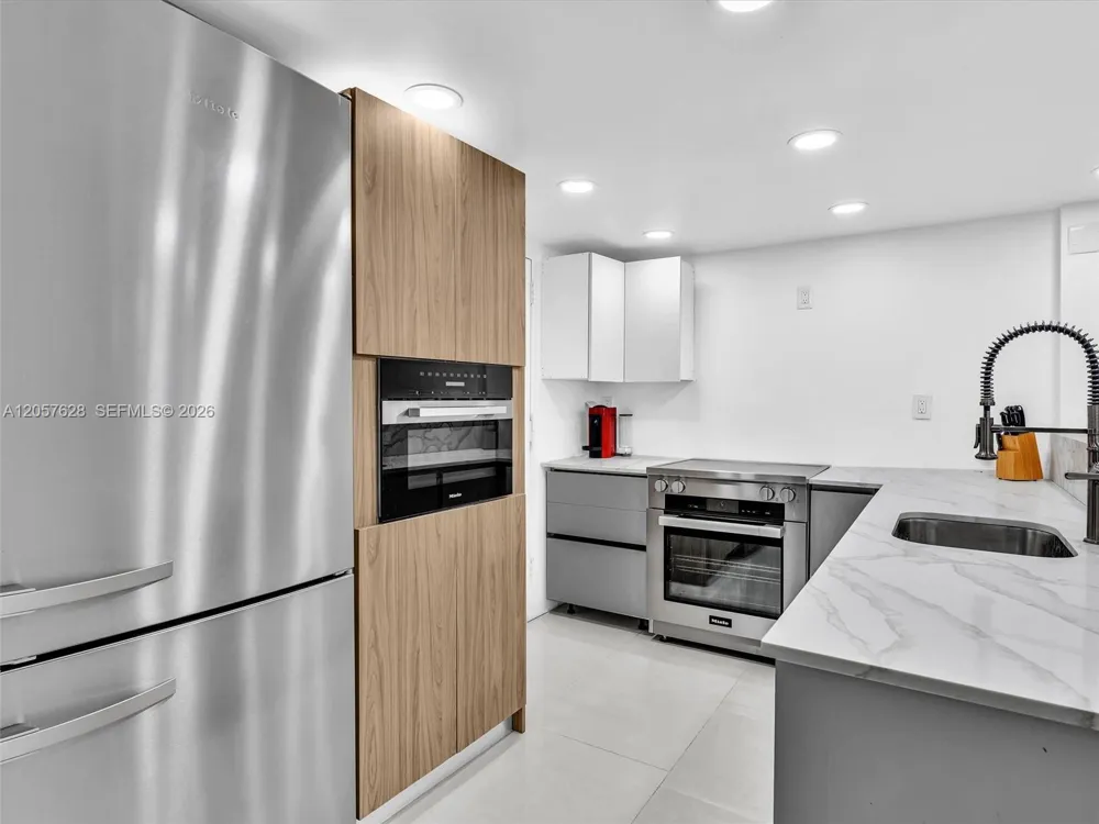 10000 W Bay Harbor Dr #201 Bay Harbor Islands, FL 33154