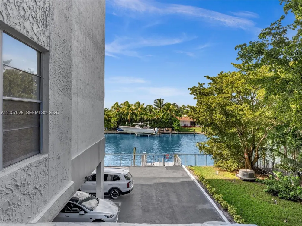10000 W Bay Harbor Dr #201 Bay Harbor Islands, FL 33154