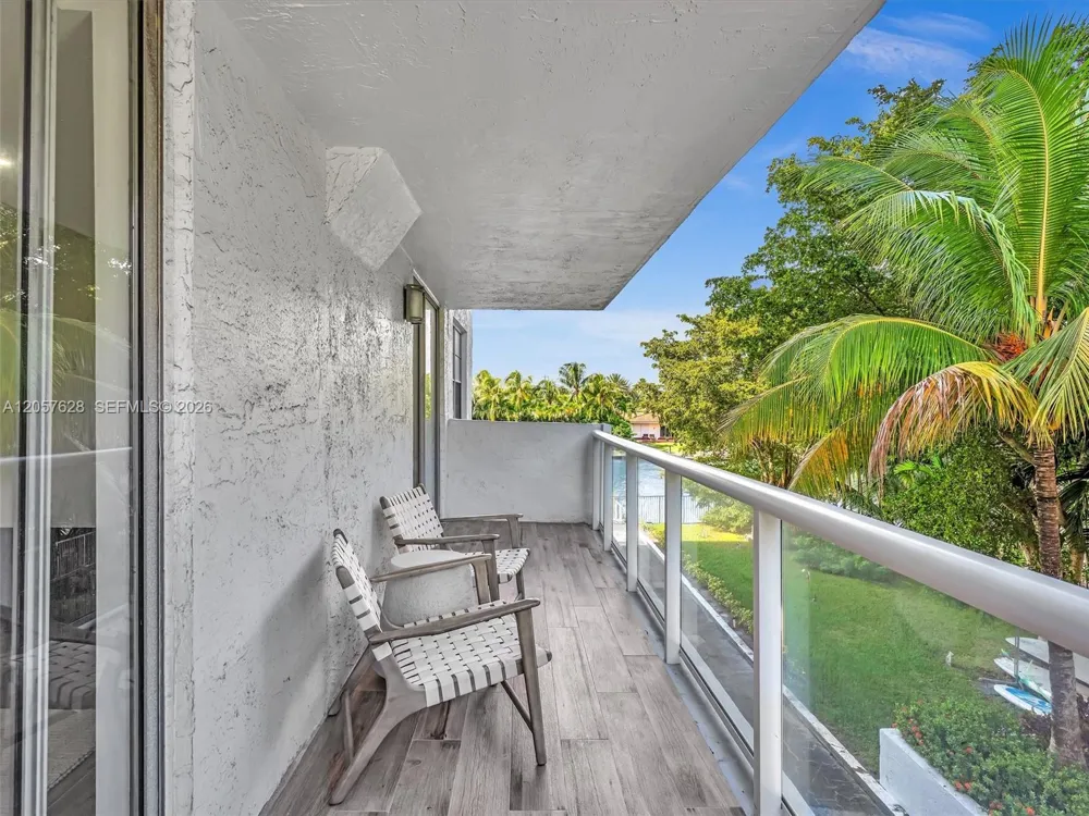 10000 W Bay Harbor Dr #201 Bay Harbor Islands, FL 33154