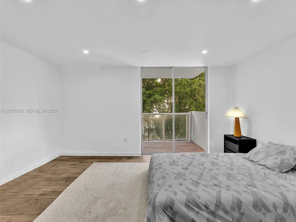 10000 W Bay Harbor Dr #201 Bay Harbor Islands, FL 33154