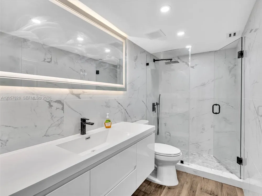 10000 W Bay Harbor Dr #201 Bay Harbor Islands, FL 33154