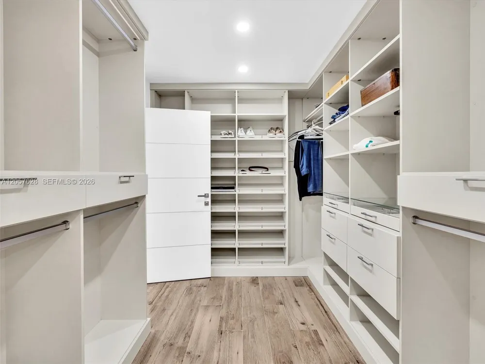 10000 W Bay Harbor Dr #201 Bay Harbor Islands, FL 33154