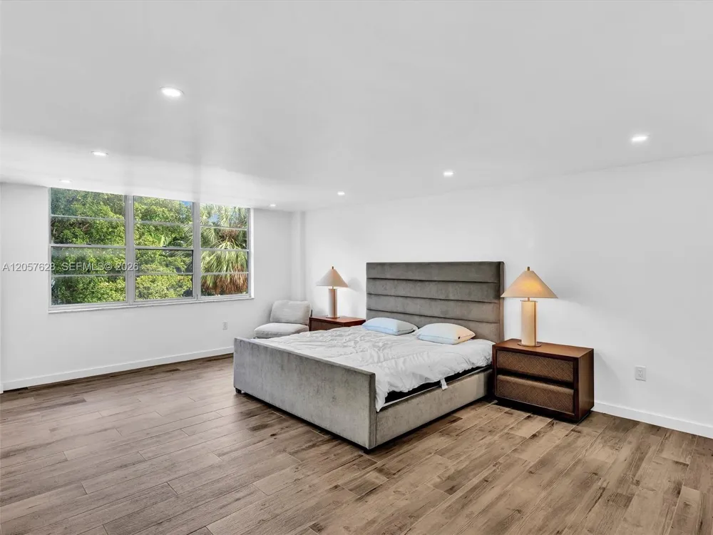 10000 W Bay Harbor Dr #201 Bay Harbor Islands, FL 33154