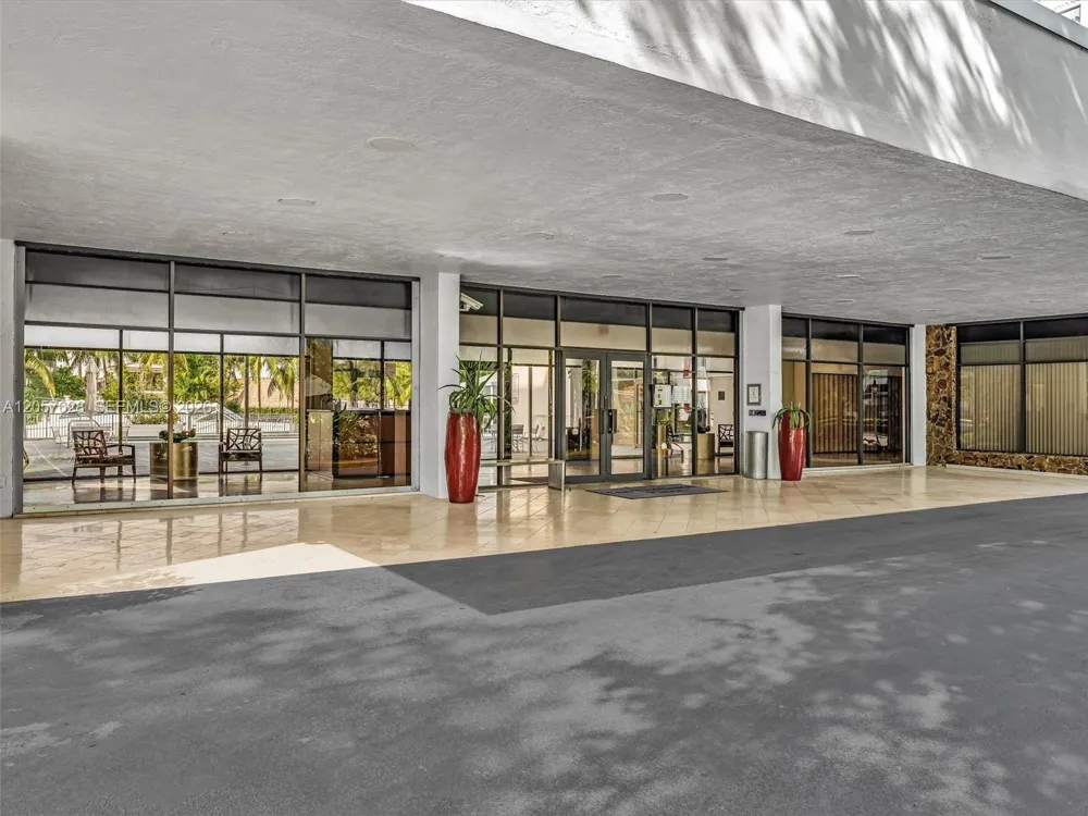 10000 W Bay Harbor Dr #201 Bay Harbor Islands, FL 33154