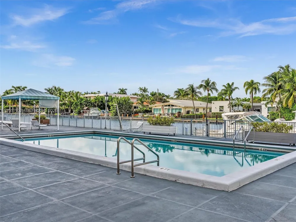 10000 W Bay Harbor Dr #201 Bay Harbor Islands, FL 33154