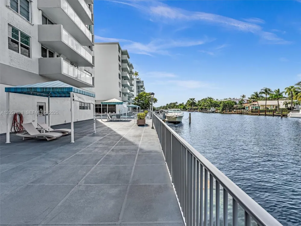 10000 W Bay Harbor Dr #201 Bay Harbor Islands, FL 33154