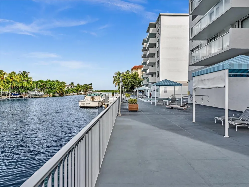10000 W Bay Harbor Dr #201 Bay Harbor Islands, FL 33154