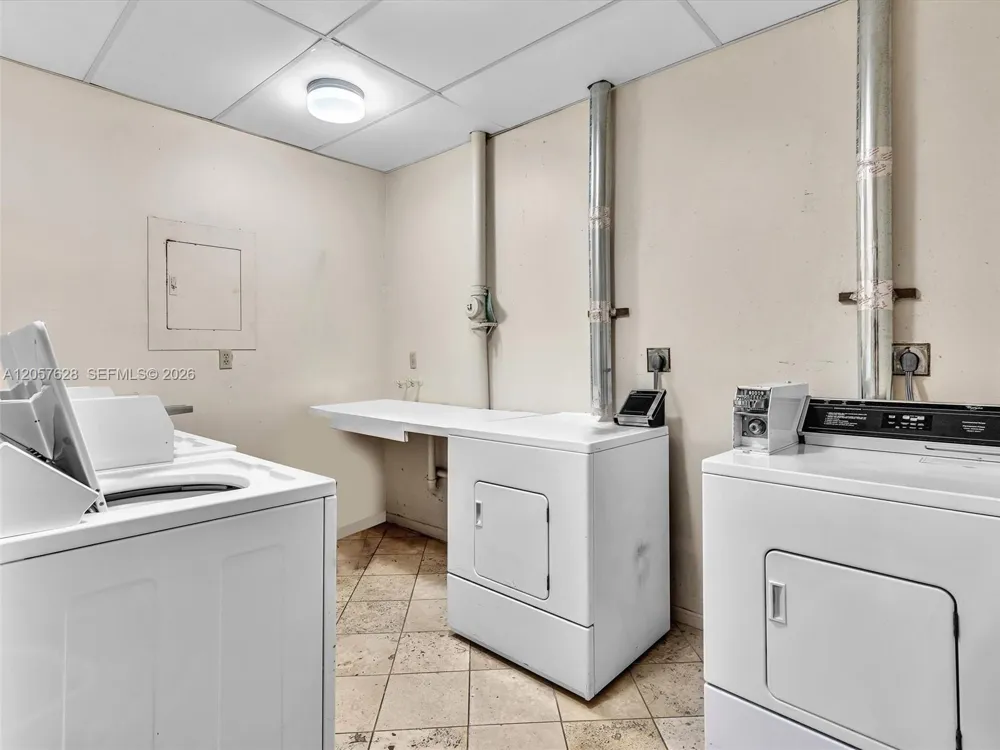 10000 W Bay Harbor Dr #201 Bay Harbor Islands, FL 33154