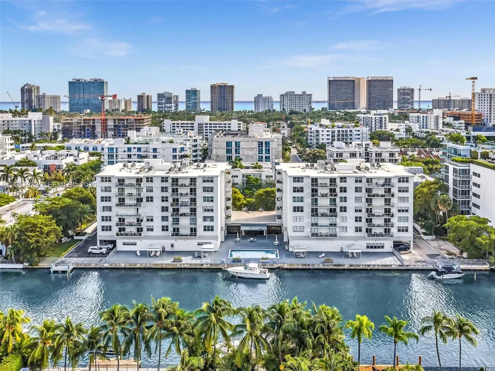 10000 W Bay Harbor Dr #201 Bay Harbor Islands, FL 33154