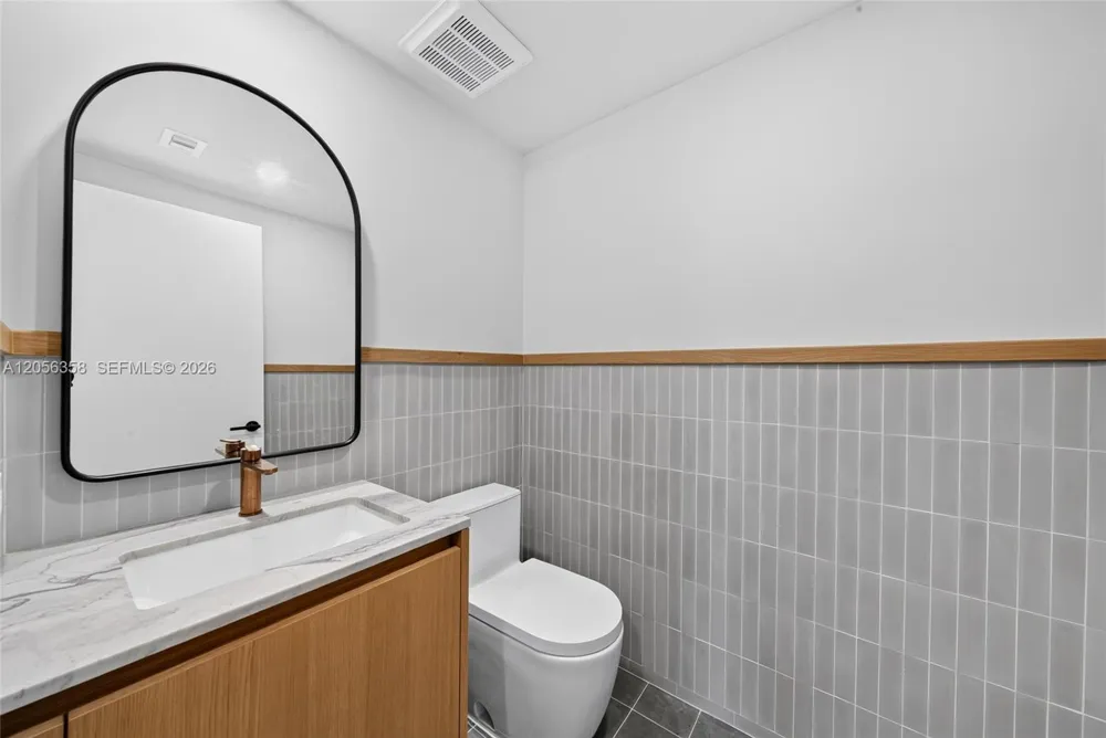 1176 97th #701 Bay Harbor Islands, FL 33154