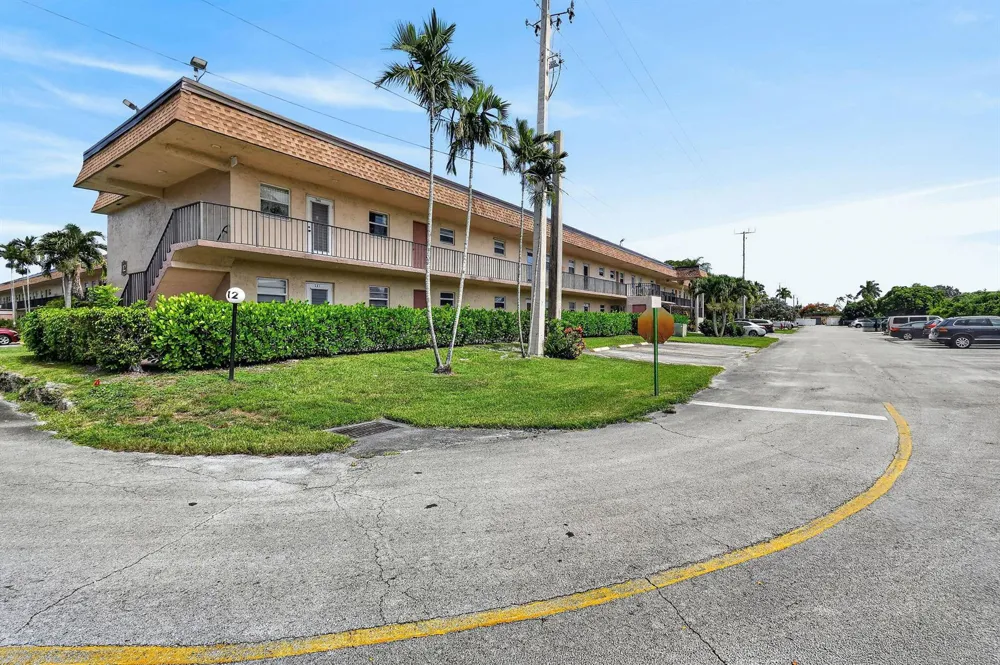 770 Lori Drive #253 Palm Springs, FL 33461