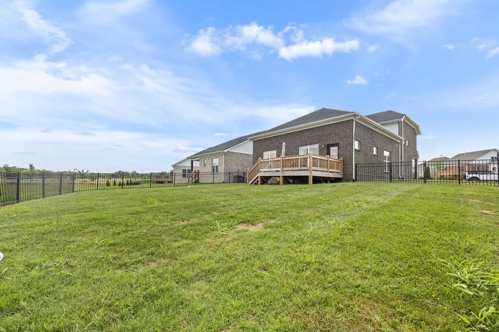 218 Hudson Dr Gallatin, TN 37066