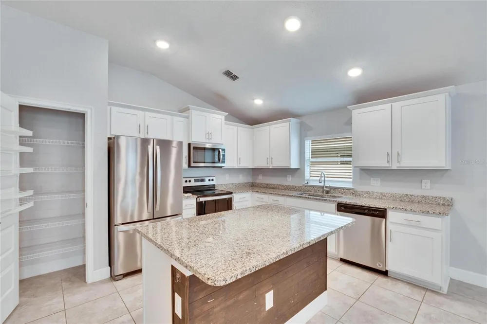 14525 SCOTTBURGH GLEN DRIVE Wimauma, FL 33598
