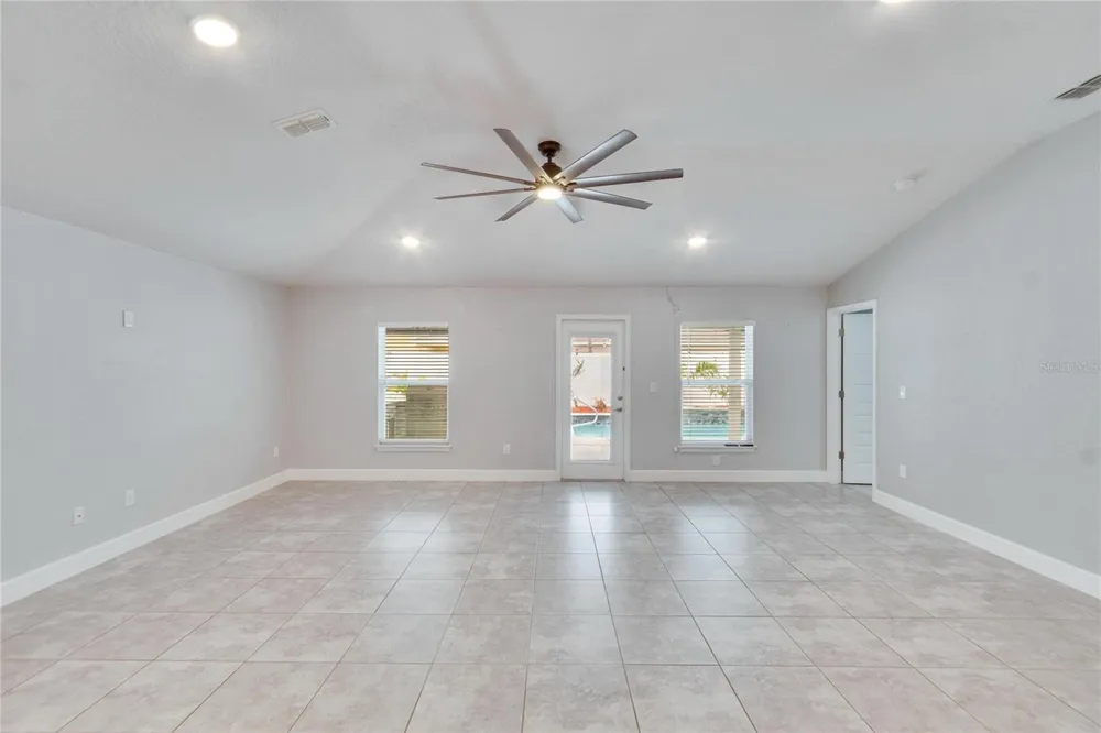 14525 SCOTTBURGH GLEN DRIVE Wimauma, FL 33598