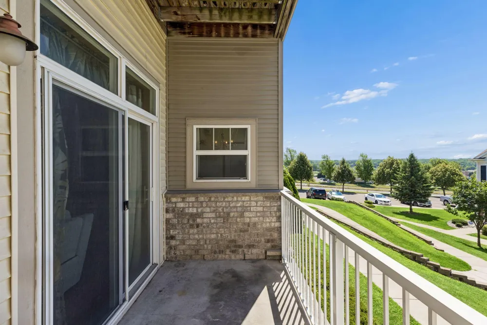 1244 County Road D E #102 Maplewood, MN 55109