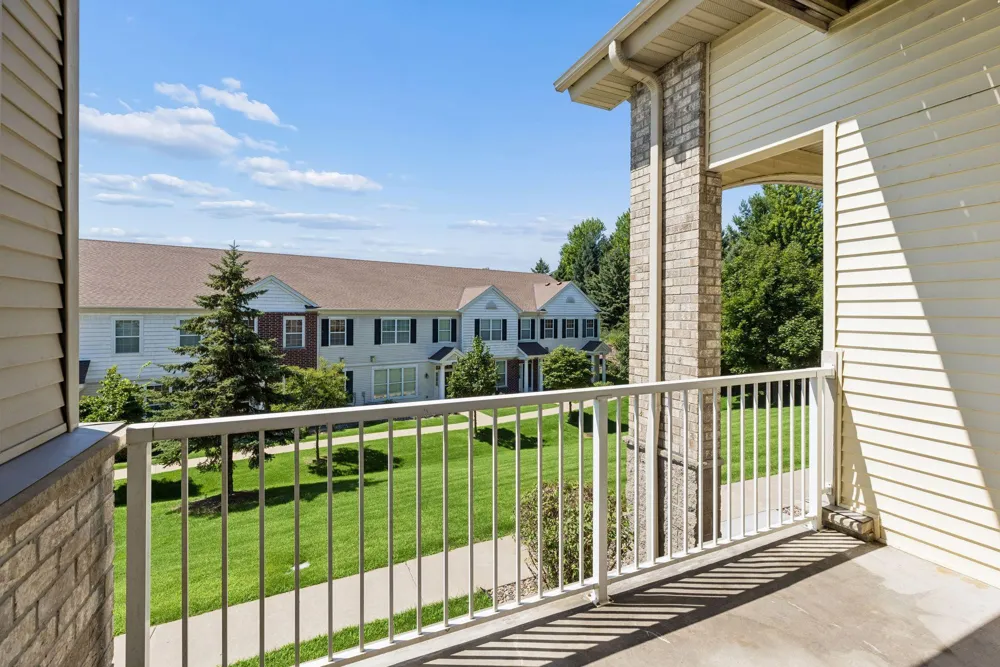 1244 County Road D E #102 Maplewood, MN 55109