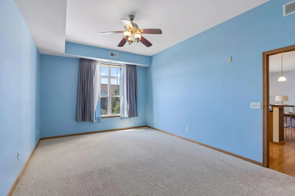 1244 County Road D E #102 Maplewood, MN 55109