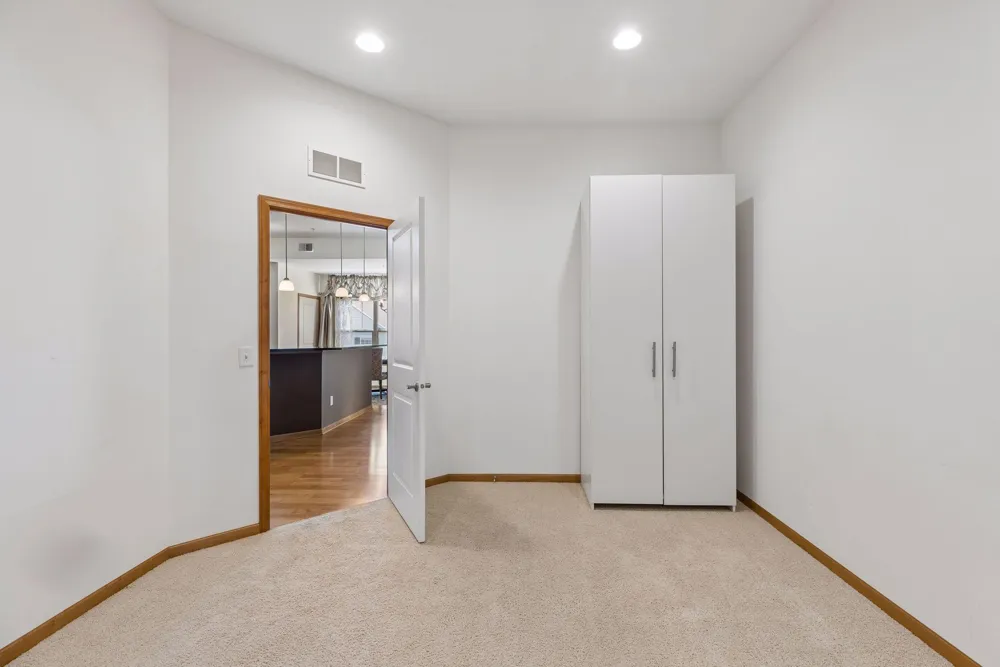 1244 County Road D E #102 Maplewood, MN 55109