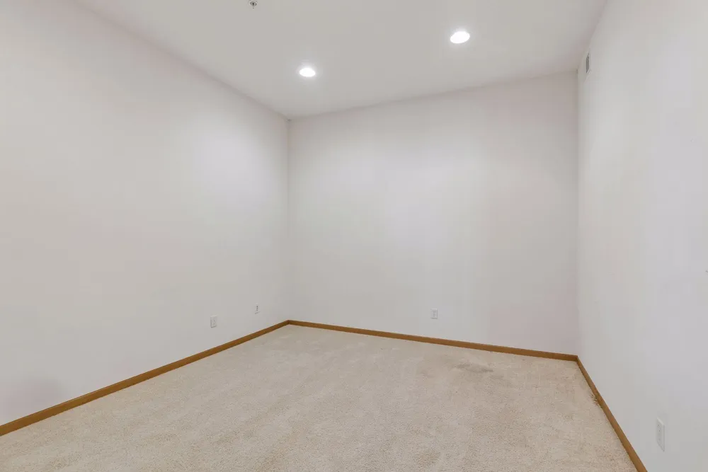 1244 County Road D E #102 Maplewood, MN 55109