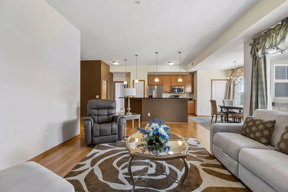 1244 County Road D E #102 Maplewood, MN 55109