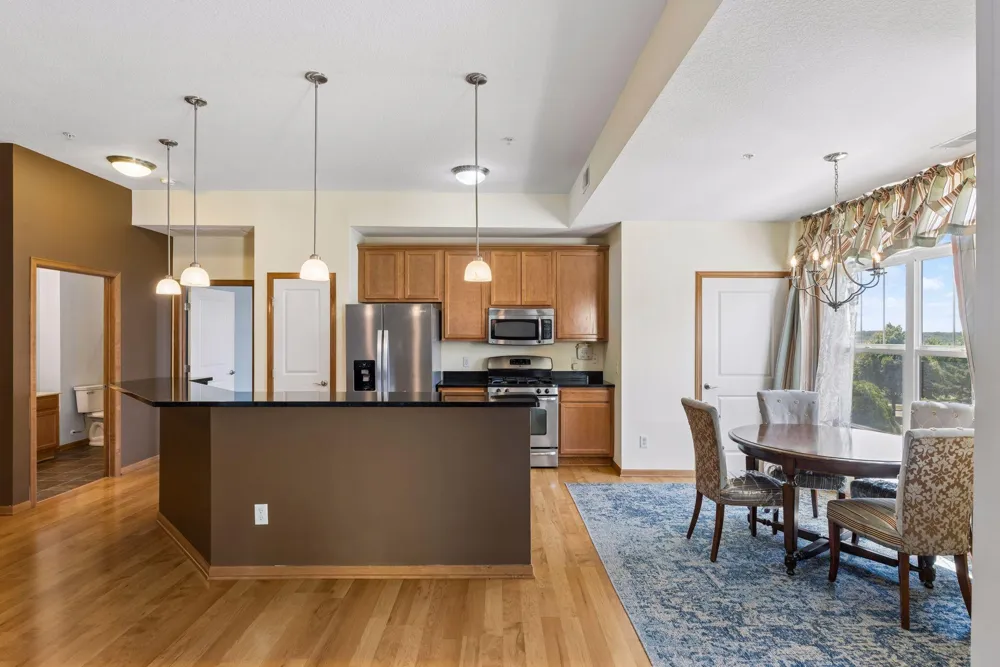 1244 County Road D E #102 Maplewood, MN 55109