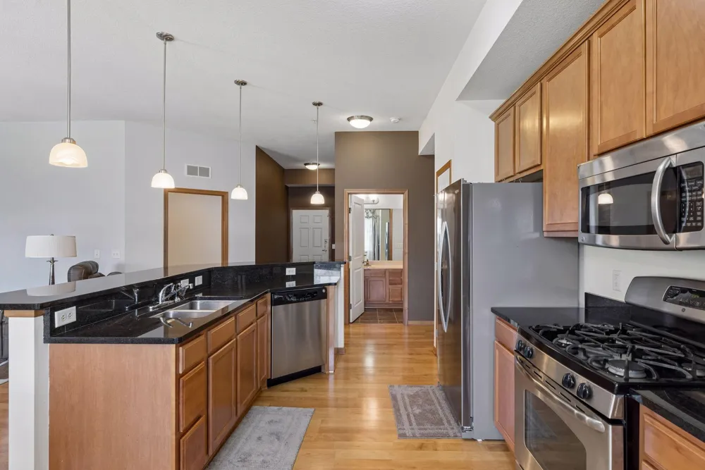 1244 County Road D E #102 Maplewood, MN 55109