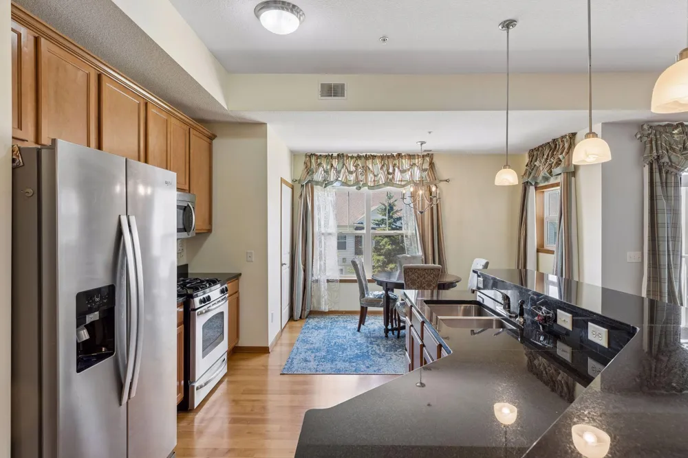 1244 County Road D E #102 Maplewood, MN 55109