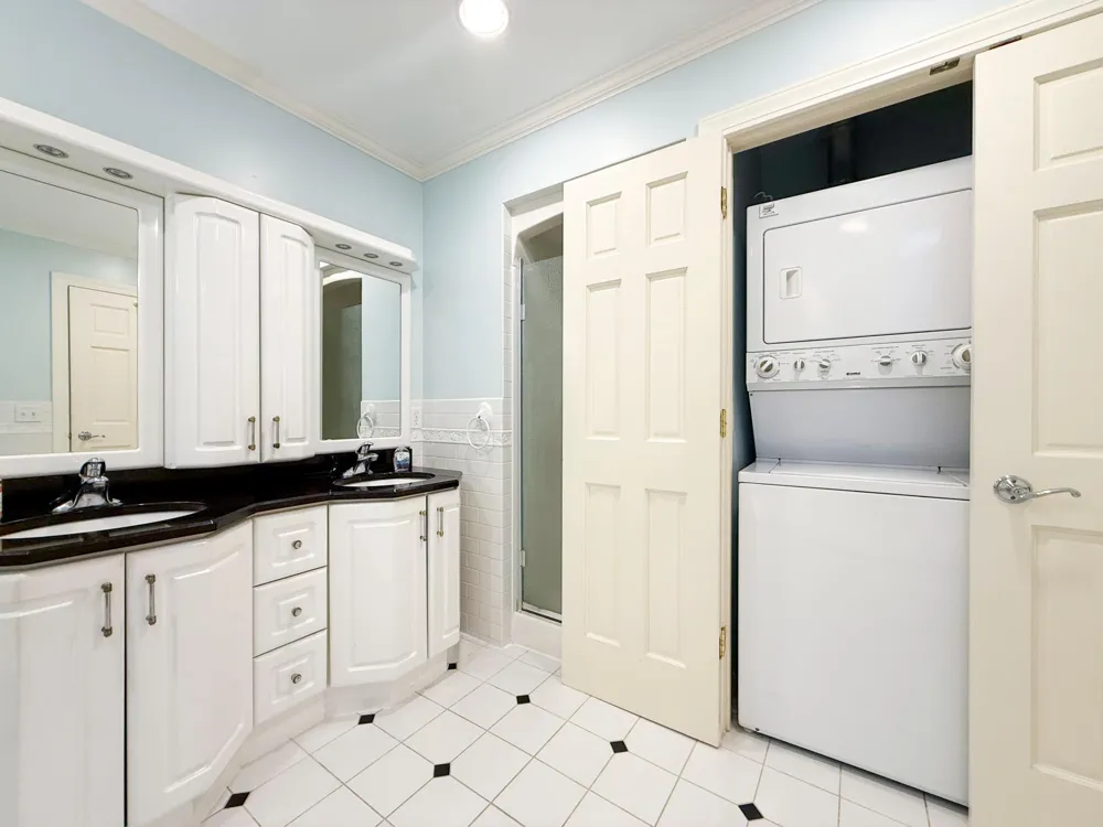 2211 Lenwood Drive SW Rochester, MN 55902