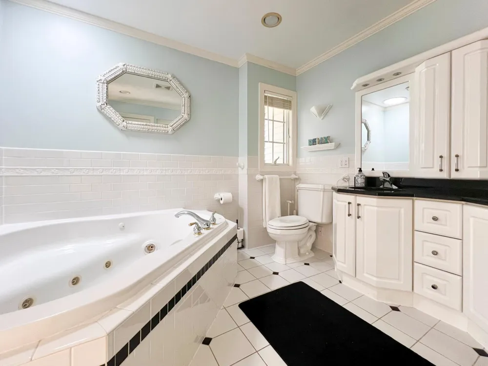 2211 Lenwood Drive SW Rochester, MN 55902